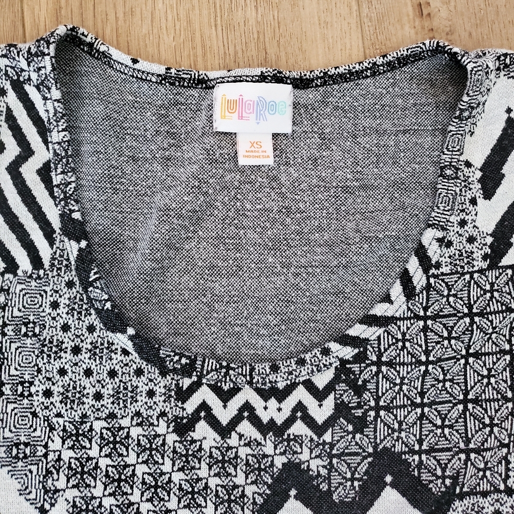 Lularoe top - Picture 2 of 2